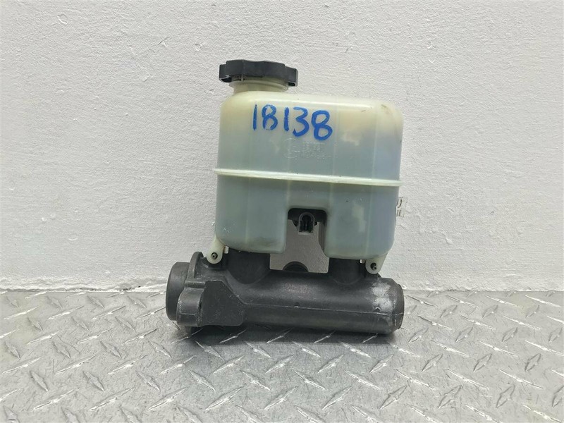 00-02 TAHOE YUKON 4WD BRAKE BOOSTER MASTER CYLINDER OEM 541-01198