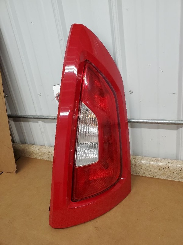 Passenger Tail Light Red Outer Surround Fits 12-13 SOUL 290013