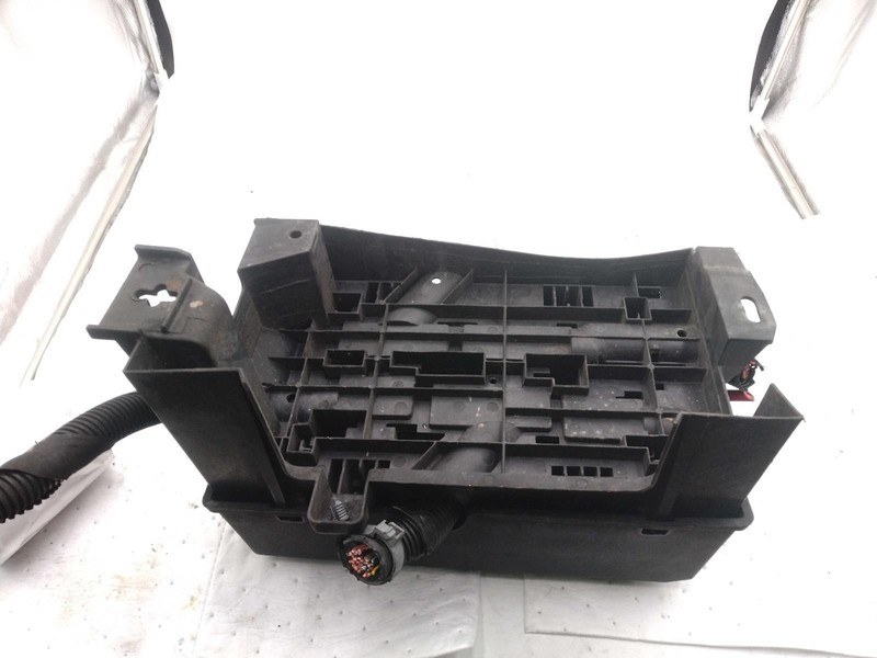 2007 Chevrolet Suburban 1500 OEM Fuse Box Silver 225k Miles NJ25-25418-642373