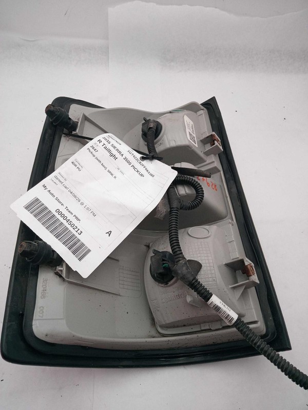 2015 GMC Sierra 3500 Pickup Right Tail Light Assembly Grey 116K Miles Used