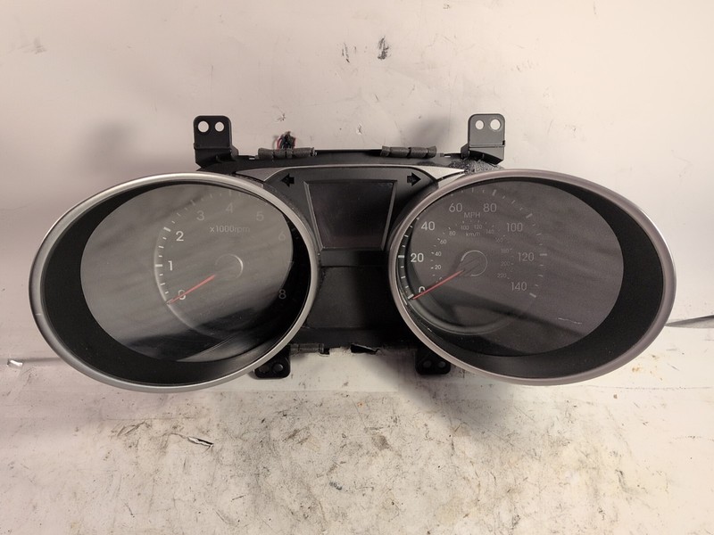 10-13 HYUNDAI TUCSON FWD 2.4L INSTRUMENT CLUSTER SPEEDOMETER MPH 94001-2S570 OEM