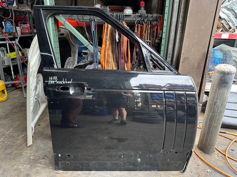 13-22 Range Rover L405 FRONT RIGHT PASSENGER SIDE DOOR SHELL Black OEM