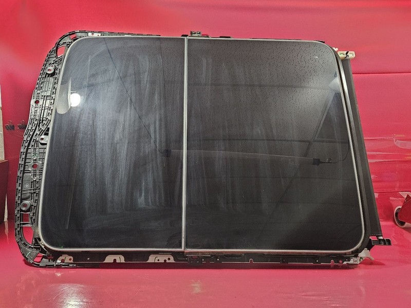 2022-2024 Mitsubishi Outlander PANORAMIC Sunroof Glass w/ Track Assembly