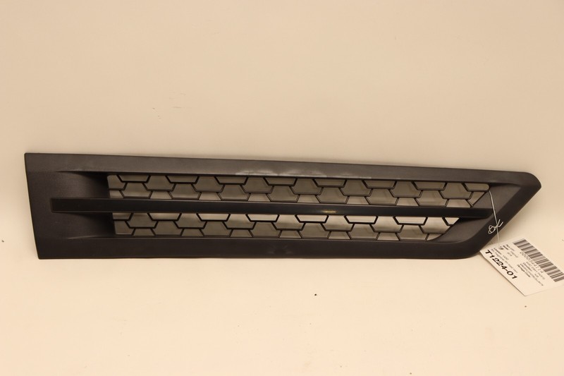 2018-2024 FREIGHTLINER CASCADIA 126 FRONT RIGHT PASSENGER HOOD VENT GRILLE OEM