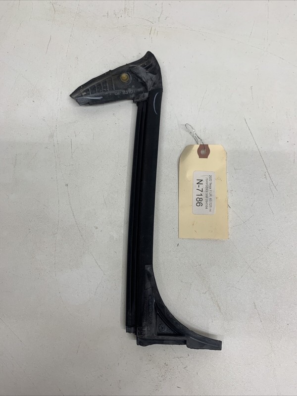 20-23 TESLA MODEL Y Performance Rear Right Door Rubber Seal 1497714-00 7186 B44
