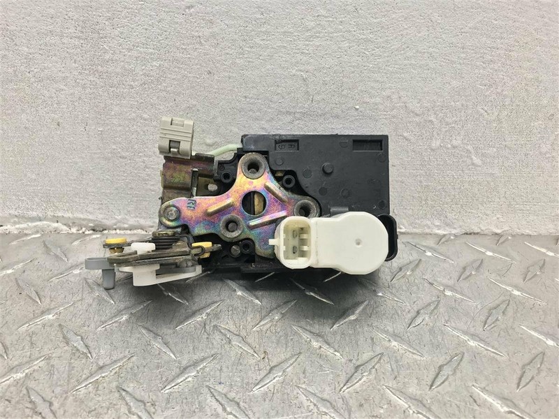 2003 CADILLAC ESCALADE PASSENGER REAR POWER LOCK ACTUATOR OEM