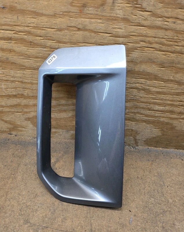 2024 2025 Kia EV9 GT-LINE Front Bumper Filler Trim Right 86597-D0500 OEM