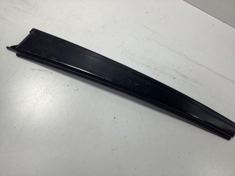94-97 HONDA ACCORD 4Dr RIGHT REAR Door Garnish Sash Trim 72930-SV1-003 OEM