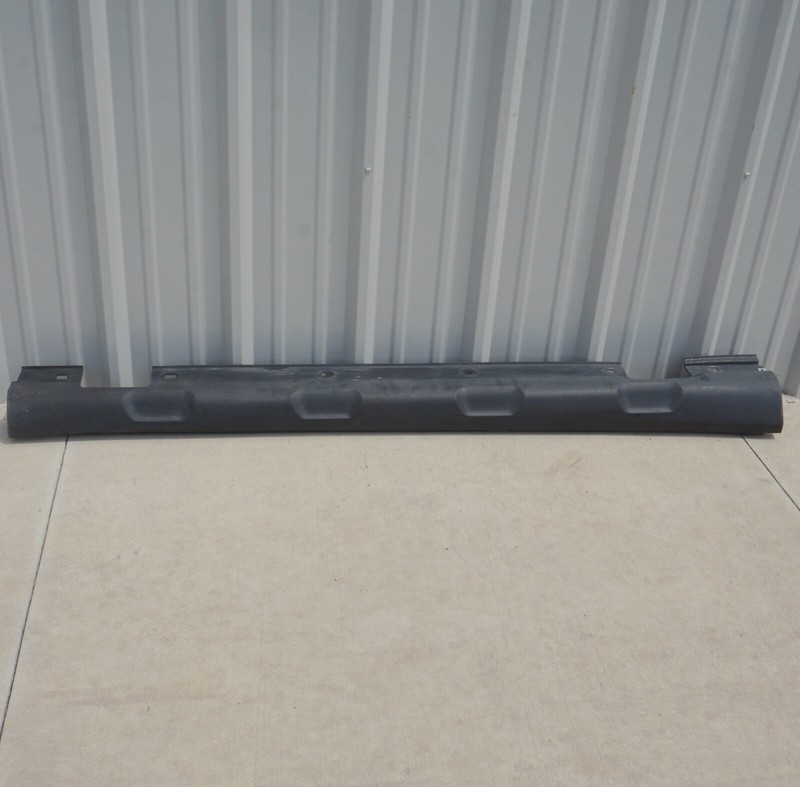 2015-2020 MERCEDES GLA250 X156 RIGHT PASSENGER SKIRT ROCKER PANEL MOLDING OEM