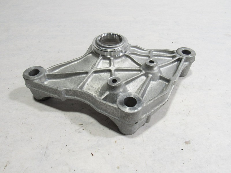 18-21 Mercedes GLC63 X253 2018 Upper Oil Pan Side Support Bracket Mount :Y