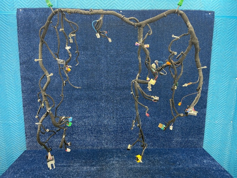 2016–2024 Chevrolet Camaro LS dashboard wiring harness OEM 84487332