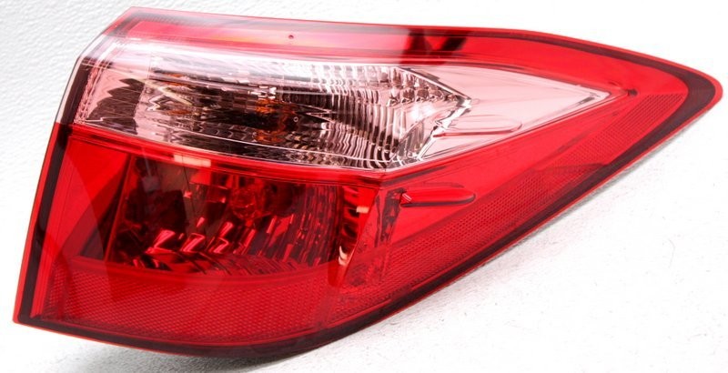 OEM 2017-19 Toyota Corolla Sedan Right Halogen Tail Lamp 81550-02B00 Trim Chip