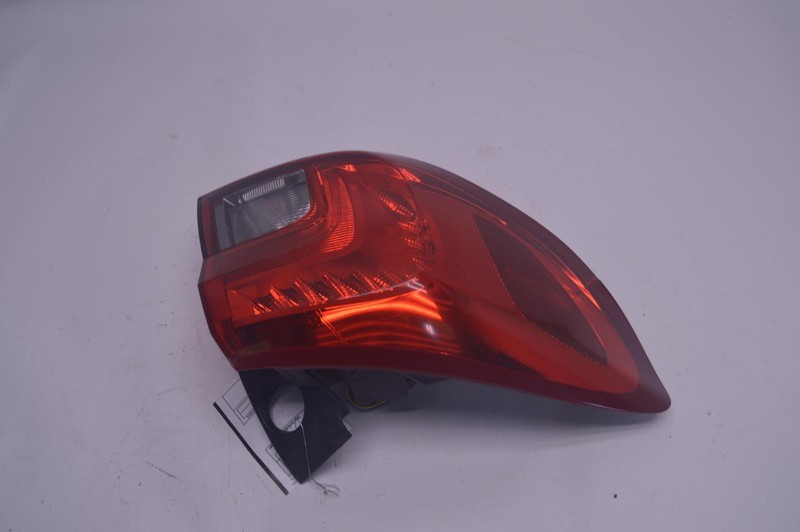 2016-2018 BUICK ENVISION REAR LEFT DRIVER SIDE TAILLIGHT LAMP ASSEMBLY OEM