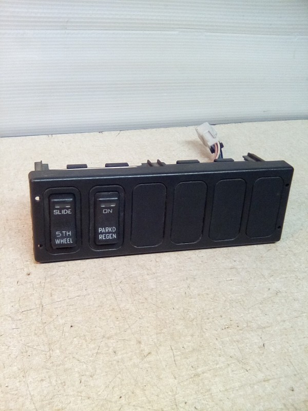International 32289 Rocker Switch Panel D009206243354