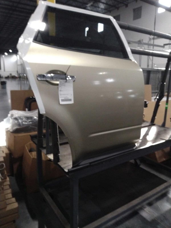 2005 Nissan Murano Rear Right Door Gold - Good Condition, 4DR SUV