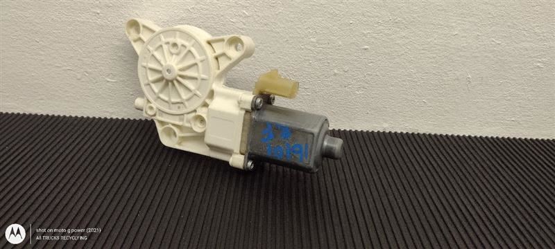08-14 Dodge Avenger Front Right Passenger Side Power Window Motor OEM 68021446AA