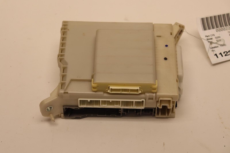 2010 LEXUS IS250 CONVERTIBLE RIGHT CABIN MAIN FUSE JUNCTION BLOCK MODULE OEM