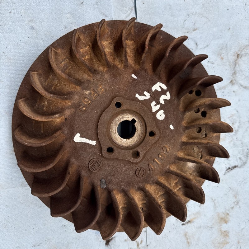 1980’s Vintage Club Car Ds Gas Fz341 340 Golf Cart Motor Flywheel Rotor Good