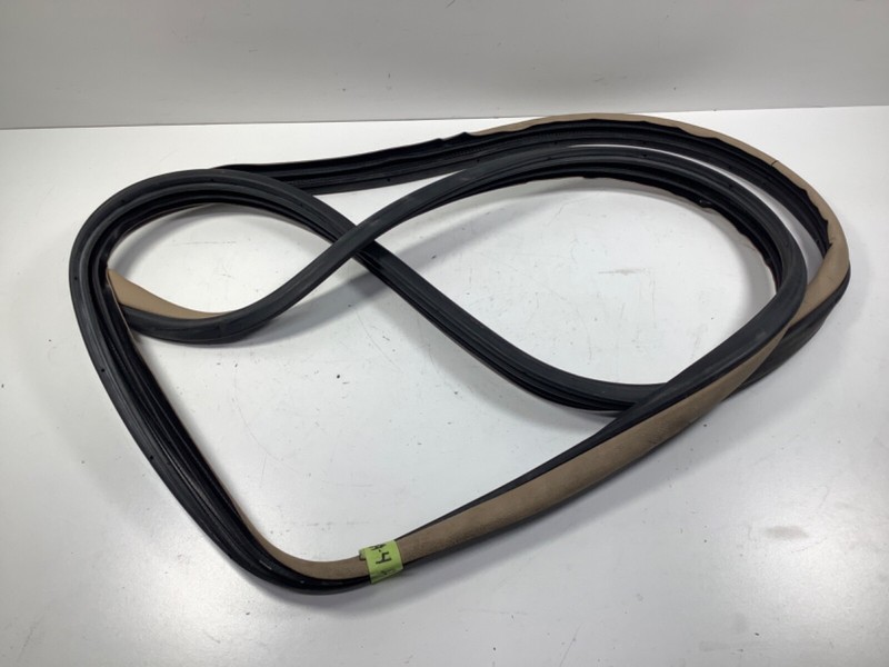 03-07 Accord 4DR RIGHT FRONT Door Body Seal Beige 72315-SDA-305ZC OEM