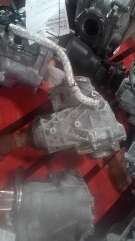 2015 Lincoln MKZ Transfer Case Assembly OEM 4WD 145K Miles Silver NJ25-16747