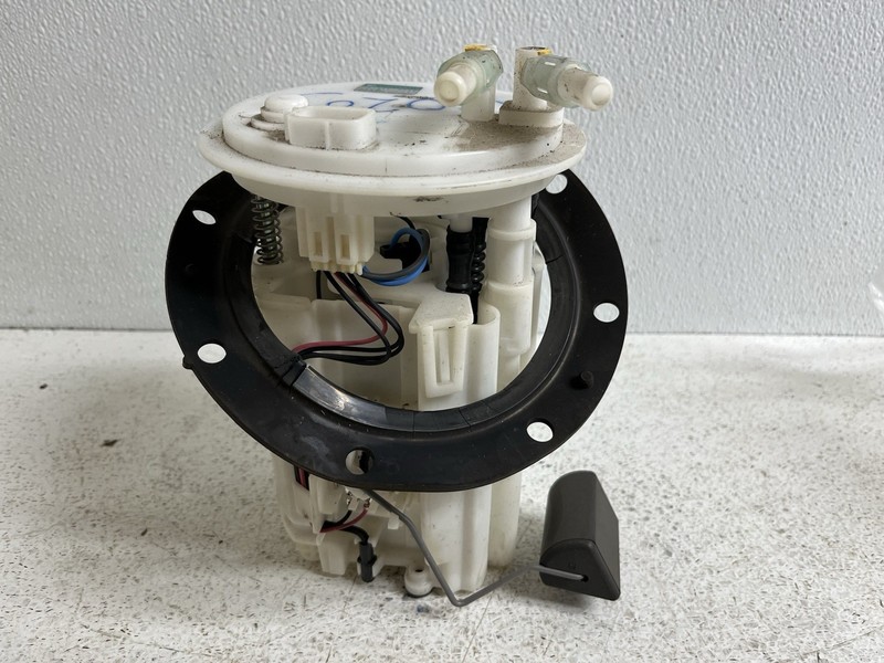 2008-2011 Subaru Impreza 2.5 NON-TURBO Fuel Pump Sending Unit Bracket Oem