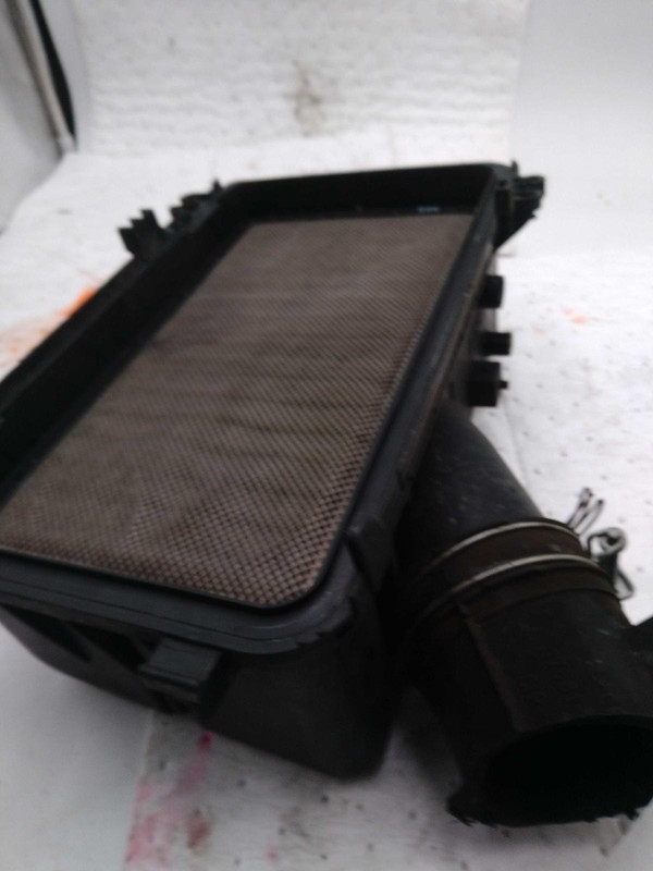 Used Air Cleaner Assembly fits: 2005 Toyota Camry 4 cylinder Grade A