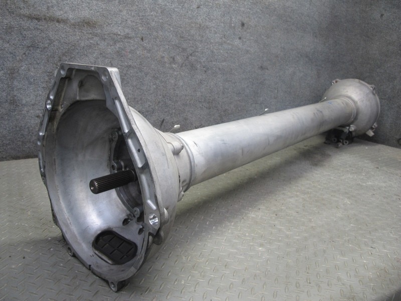 2004-2006 CADILLAC XLRREAR AXLE DRIVE SHAFT TORQUE TUBE SUPPORT 12566923