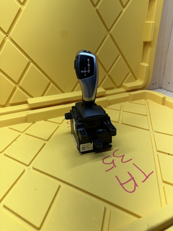 2011-2016 BMW 5 Series AUTOMATIC TRANSMISSION GEAR SHIFTER ASSEMBLY F10