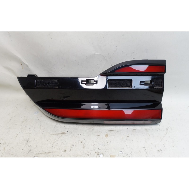 23-25 BMW G07 X7 LCI Factory Right Rear Inner Tail Light Lamp in Trunk Lid OEM