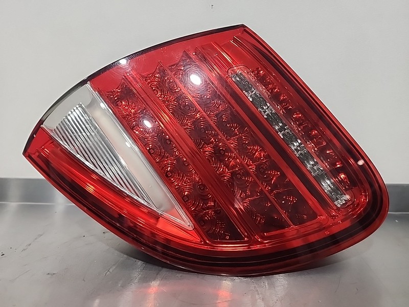 2011 Thru 2014 Porsche Cayenne 958 Right Passenger Side Inner Tail Light Lamp OE
