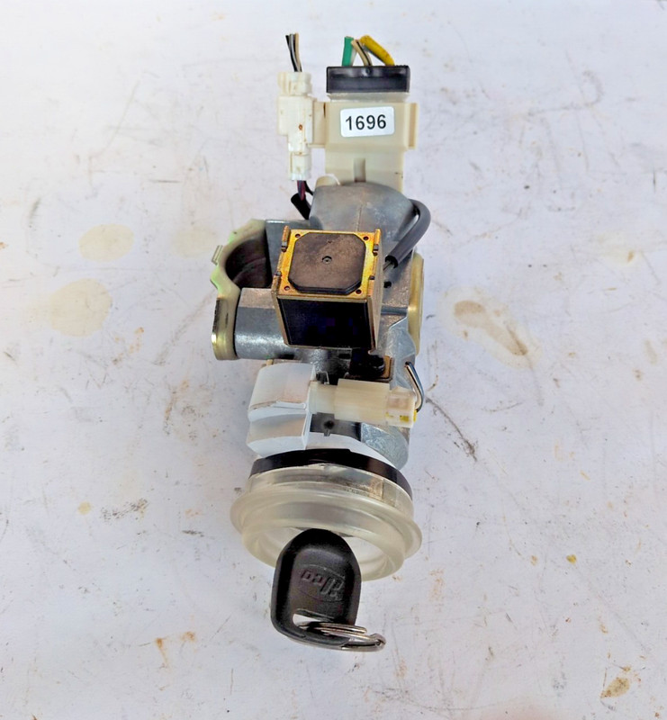 2005-2007 Subaru Legacy Outback Ignition LOCK W/key & Immobilizer 88215AG00A OEM
