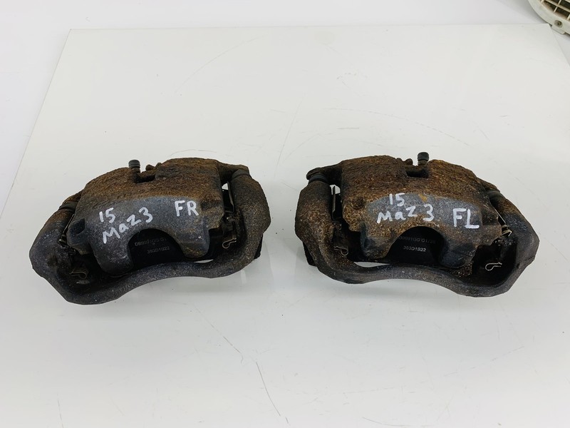 14-18 MAZDA 3 SEDAN FWD FRONT RIGHT & LEFT SIDE ABS BRAKE CALIPER SET OF 2 OEM