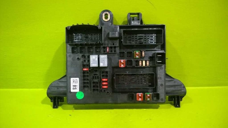 10 LACROSSE ALLURE CABIN FUSE RELAY BOX W/O SUNROOF OEM 3362-30