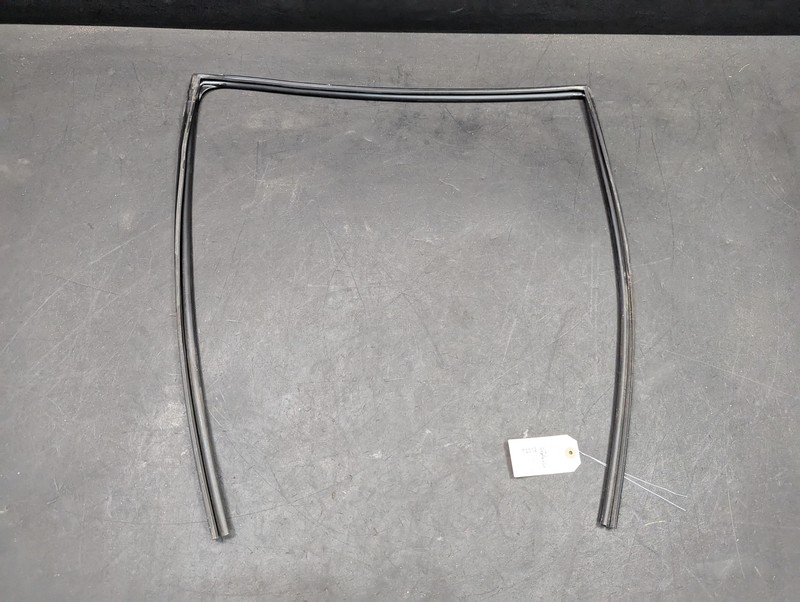 Rear Left Door Window Glass Run Channel 2018 Toyota RAV4 68152-0R030 2013 - 2017
