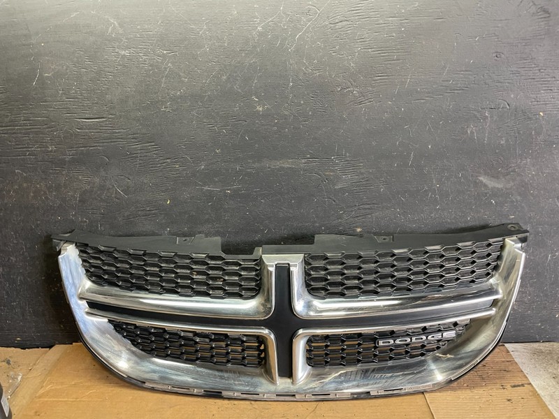 2011 to 2020 Dodge Grand Caravan Front Upper Grill Grille Oem R0045 DG