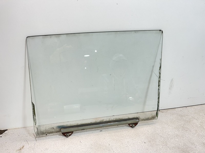 1967 Mercedes Benz W110 Rear Left Side Door Glass Window W 110