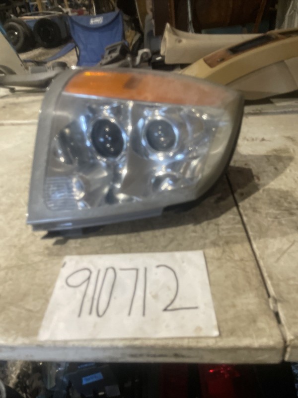 2004-2009 Cadillac SRX RH Right Front Headlight15926966