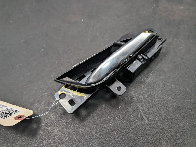 Front Right Door Inside Handle 2019 Infiniti QX50 80670-5NA0A 2020 2021 - 2024