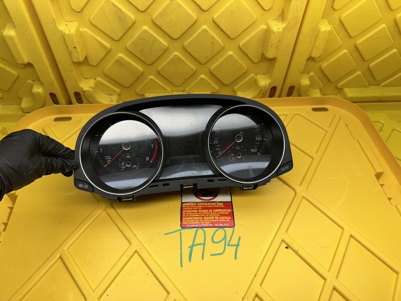 2015 -2018 VOLKSWAGEN PASSAT Speedometer Gauge ClusterA2C53219792 OEM