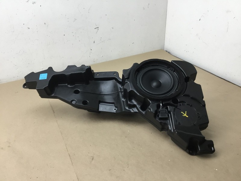 Bentley Bentayga 2019 V8 Front Right Door Audio Sound Speaker Box 16-20 :Y