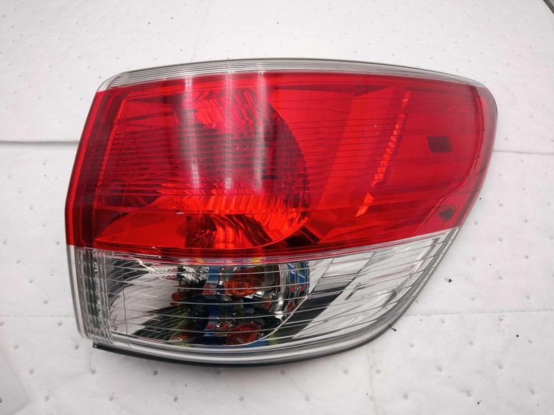 2015 Nissan Pathfinder Right Tail Light Assembly Black 274796 Used 104k Miles