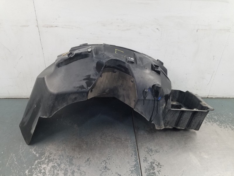 2005 Grand Marquis / Crown Vic Victoria Left Front Inner Fender Liner #9031 G3