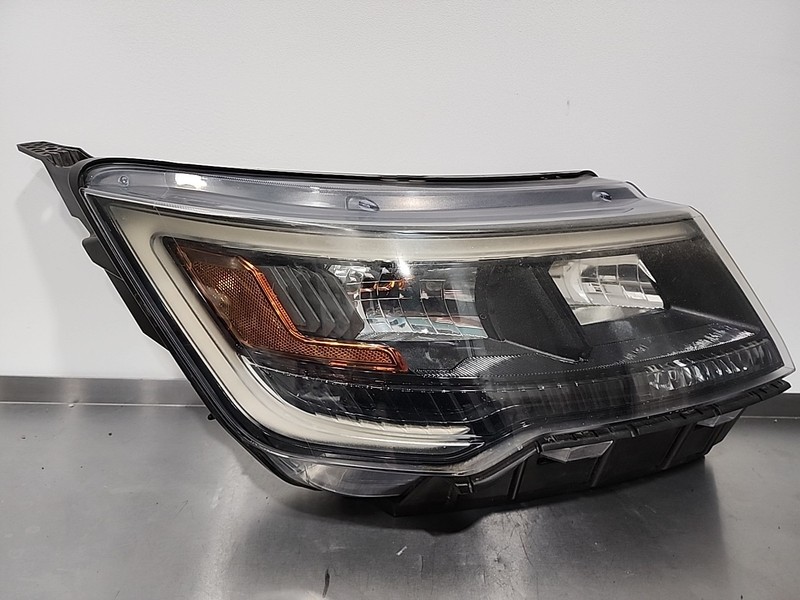 2016 Thru 2019 Ford Explorer Sport Right Black Trim Headlight OEM 9 wires Police