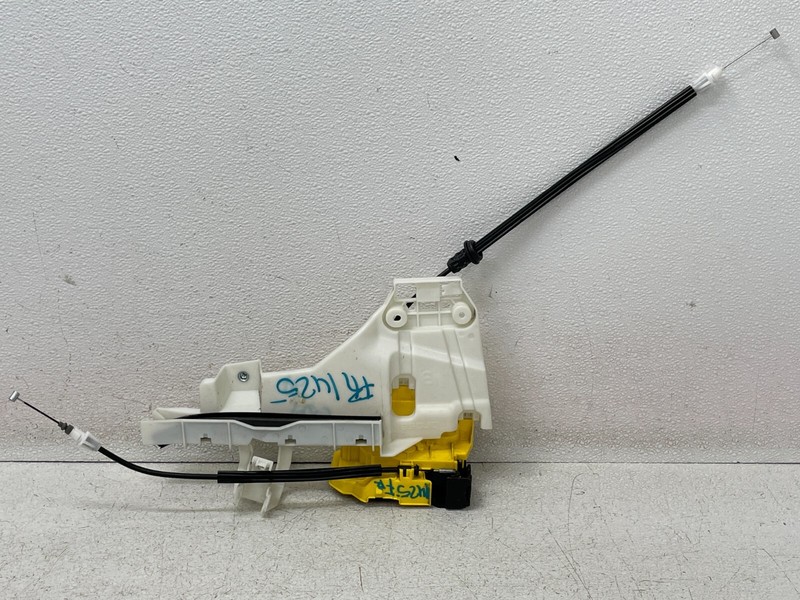 17-22 Alfa Romeo Giulia Front Right Passenger Door Lock Latch Actuator 1425 OEM