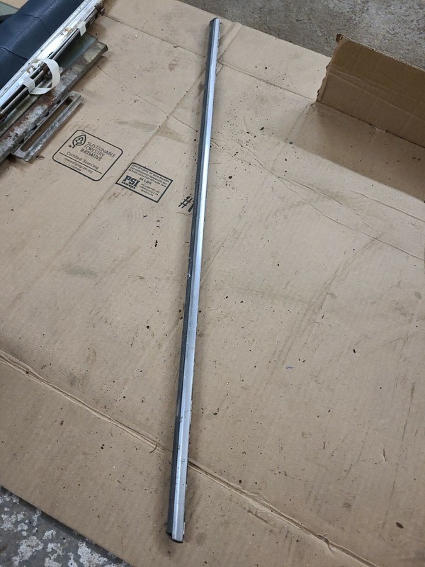 MERCEDES BENZ 220 D/8W115 LEFT REAR CENTER DOOR TRIM MOULDING