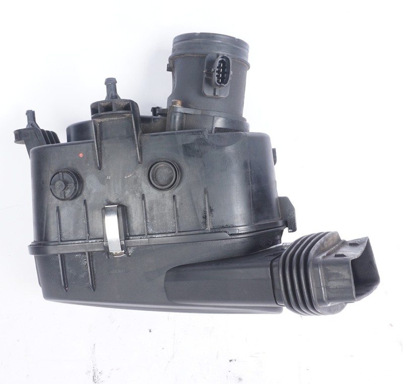 2014-2019 Maserati Ghibli3.0L Air Cleaner Filter Box Right Passenger Side OEM