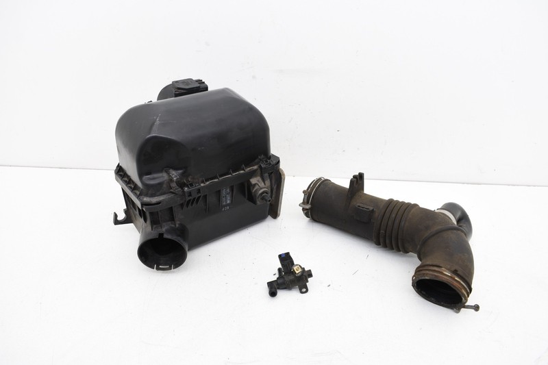 2001 Toyota MR2 Spyder 1.8L Air Filter Cleaner Box Housing With Tube OEM KW64