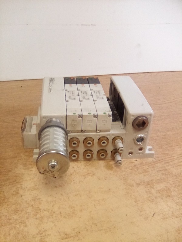 SMC VV5QC41-0403TFD Manifold Assembly W/ (3) VQC4301-5 & AN500-06