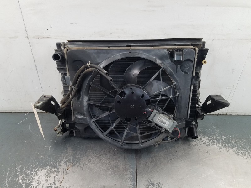 2005 Grand Marquis / Crown Vic Victoria Radiator Condenser Fan Assembly #9031 G3
