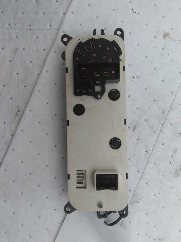 Dodge Dakota 2004 230K mi. Front Temperature Control 55056321AA 2828